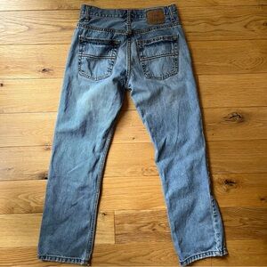 Aeropostale Women's Essex Straight Leg Jeans. Size 28x30. Light/Medium Wash.